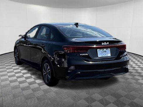 Used 2024 Kia Forte LXS FWD image 4