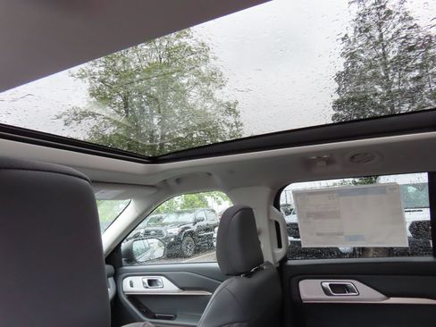 New 2026 Ford Explorer Active w/ Active Comfort Package AWD/4WD image 14