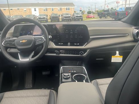 New 2026 Chevrolet Equinox LT w/ Convenience Package II FWD image 30