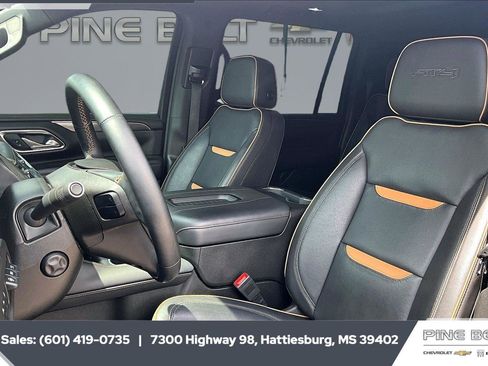 Used 2023 GMC Yukon XL AT4 w/ AT4 Premium Plus Package AWD/4WD image 18