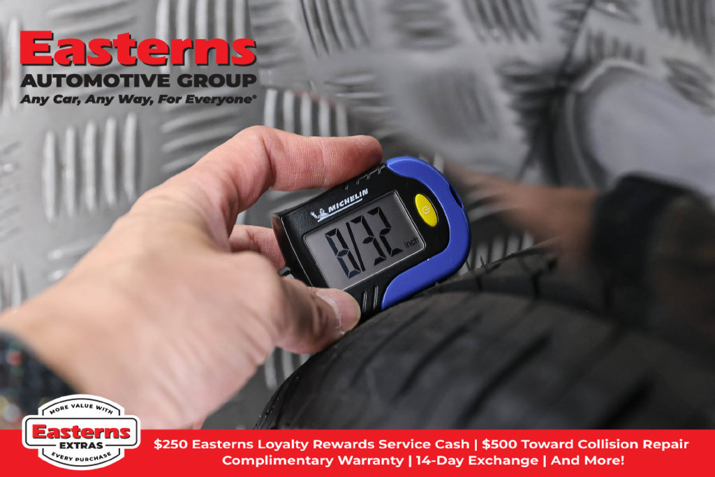 Used 2021 Toyota Corolla LE w/ Carpet Mat Package (TMS) FWD image 31