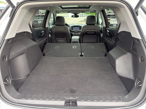 Used 2023 GMC Terrain AT4 w/ Tech Package AWD/4WD image 39