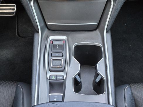 Used 2018 Honda Accord Sport image 14