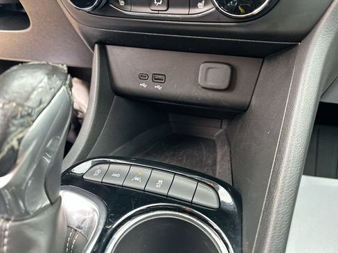 Used 2024 Buick Encore GX Preferred w/ Comfort Package AWD/4WD image 40
