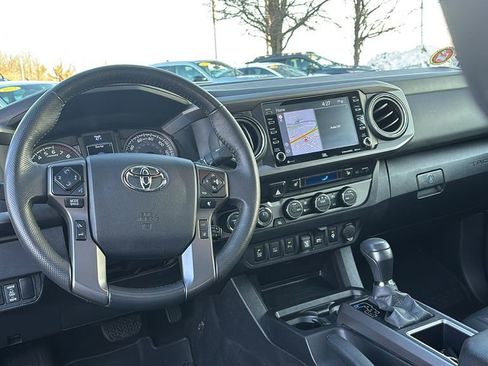 Used 2023 Toyota Tacoma TRD Sport image 13