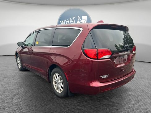 Certified 2017 Chrysler Pacifica Touring FWD image 6