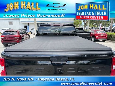 Used 2021 Chevrolet Silverado 2500 Custom w/ Custom Value Package AWD/4WD image 11
