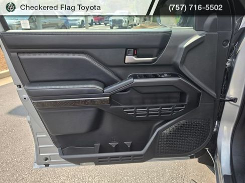 Used 2025 Toyota Tacoma Limited AWD/4WD image 15