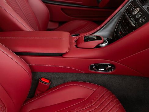 Used 2023 Aston Martin DB11 V12 image 32