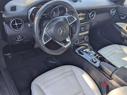 Used 2019 Mercedes-Benz SLC 300 image 10
