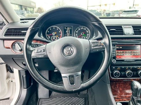 Used 2013 Volkswagen Passat 3.6 SEL Premium image 20