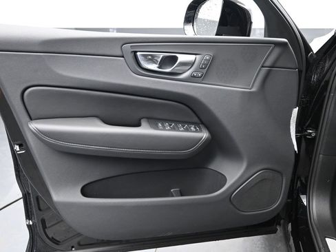 New 2025 Volvo XC60 B5 Plus w/ Protection Package Premier AWD/4WD image 24
