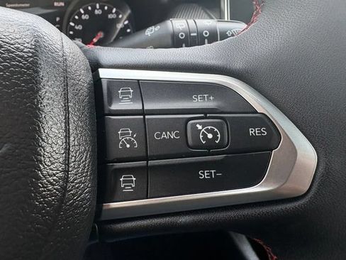 Used 2024 Jeep Compass Trailhawk w/ Trailhawk Convenience Group AWD/4WD image 25