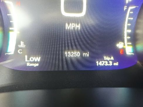 Used 2026 Chrysler Pacifica Limited w/ S Appearance Package AWD/4WD image 14