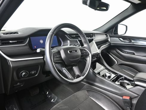 Used 2022 Jeep Grand Cherokee Altitude image 22