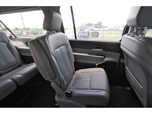 Used 2023 Jeep Wagoneer L Series III w/ Premium Group I AWD/4WD image 13