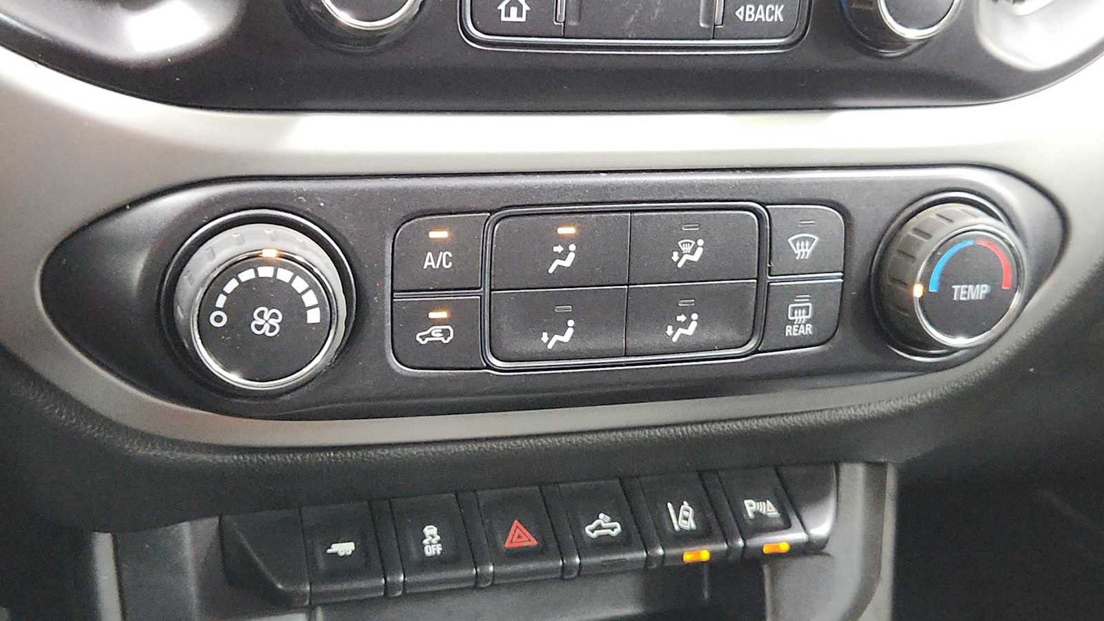 Used 2021 Chevrolet Colorado LT w/ Safety Package AWD/4WD image 19