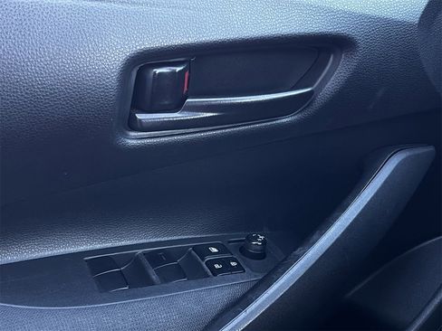 Used 2023 Toyota Corolla LE image 19