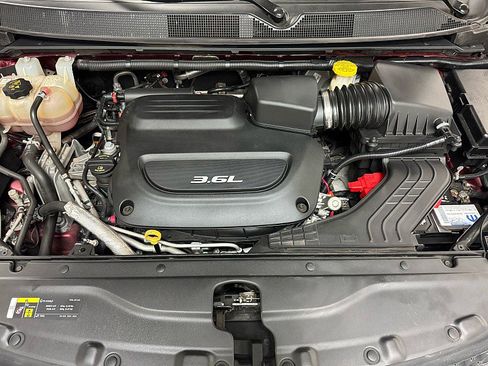 Used 2018 Chrysler Pacifica Limited w/ Tire & Wheel Group image 15