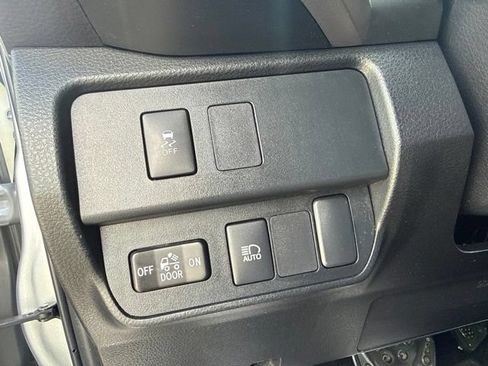Used 2023 Toyota Tacoma SR5 AWD/4WD image 32