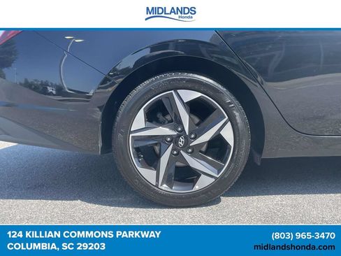 Used 2023 Hyundai Elantra SEL w/ Convenience Package FWD image 7