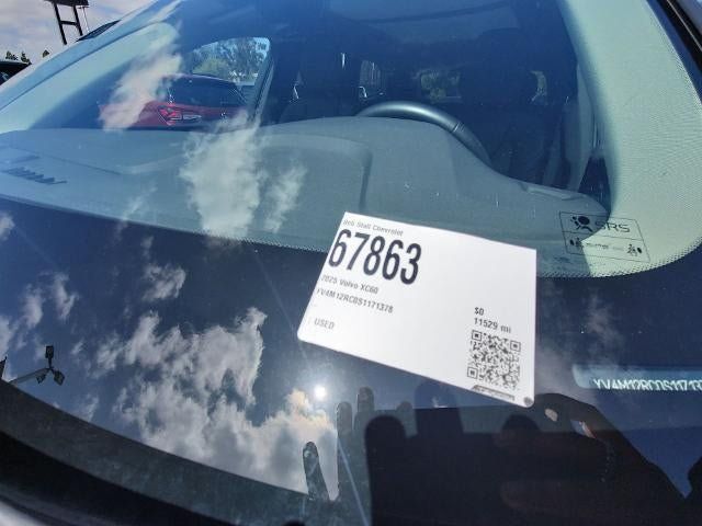 Used 2025 Volvo XC60 B5 Plus AWD/4WD image 32