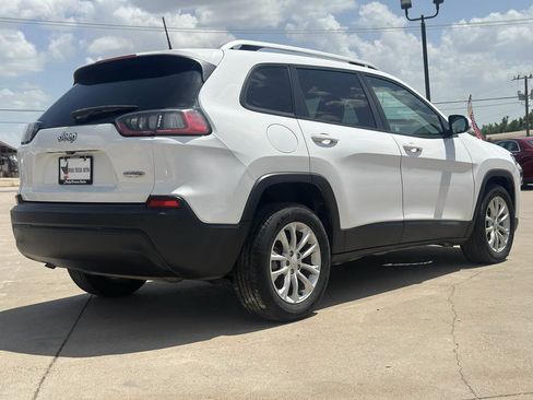 Used 2020 Jeep Cherokee Latitude FWD image 5