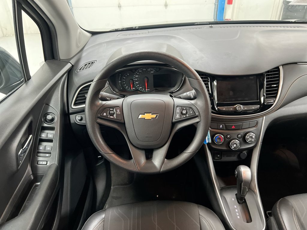 Used 2022 Chevrolet Trax LT AWD/4WD image 11