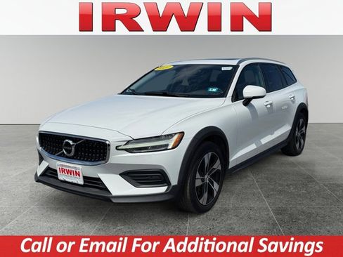 Used 2020 Volvo V60 T5 Cross Country AWD/4WD image 1