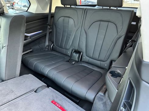 Used 2019 BMW X7 xDrive40i w/ Premium Package AWD/4WD image 22