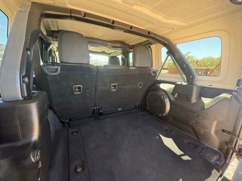 Used 2021 Jeep Wrangler Unlimited Rubicon AWD/4WD image 18