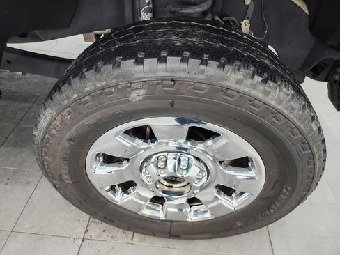 Used 2021 Ford F250 XLT w/ XLT Premium Package image 3