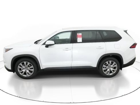 New 2026 Toyota Grand Highlander Limited FWD image 3