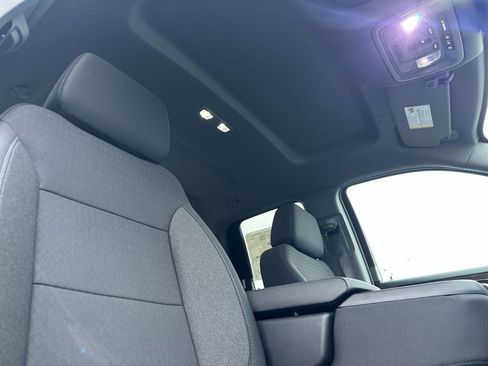 New 2025 GMC Sierra 1500 SLE w/ Preferred Package image 16