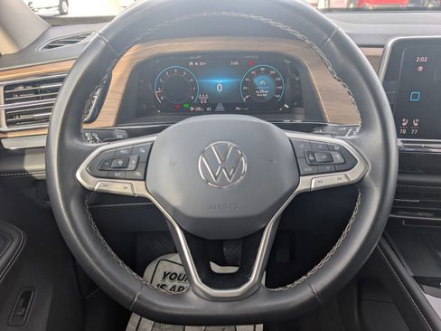 Used 2024 Volkswagen Atlas SE image 13