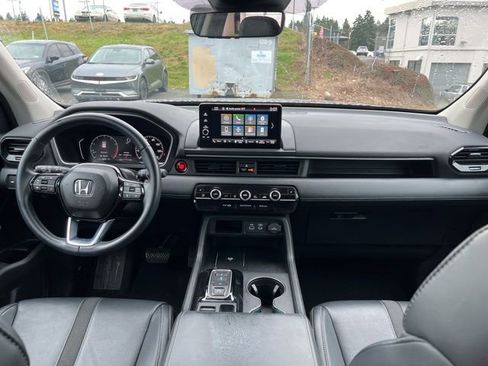 Used 2025 Honda Pilot EX-L image 13