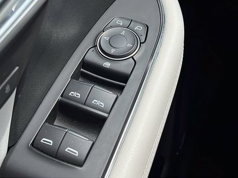 Used 2025 Buick Envision Avenir AWD/4WD image 19