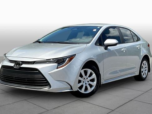 Used 2026 Toyota Corolla LE FWD image 1