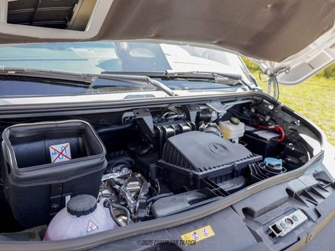 Used 2025 Mercedes-Benz Sprinter 2500 image 22