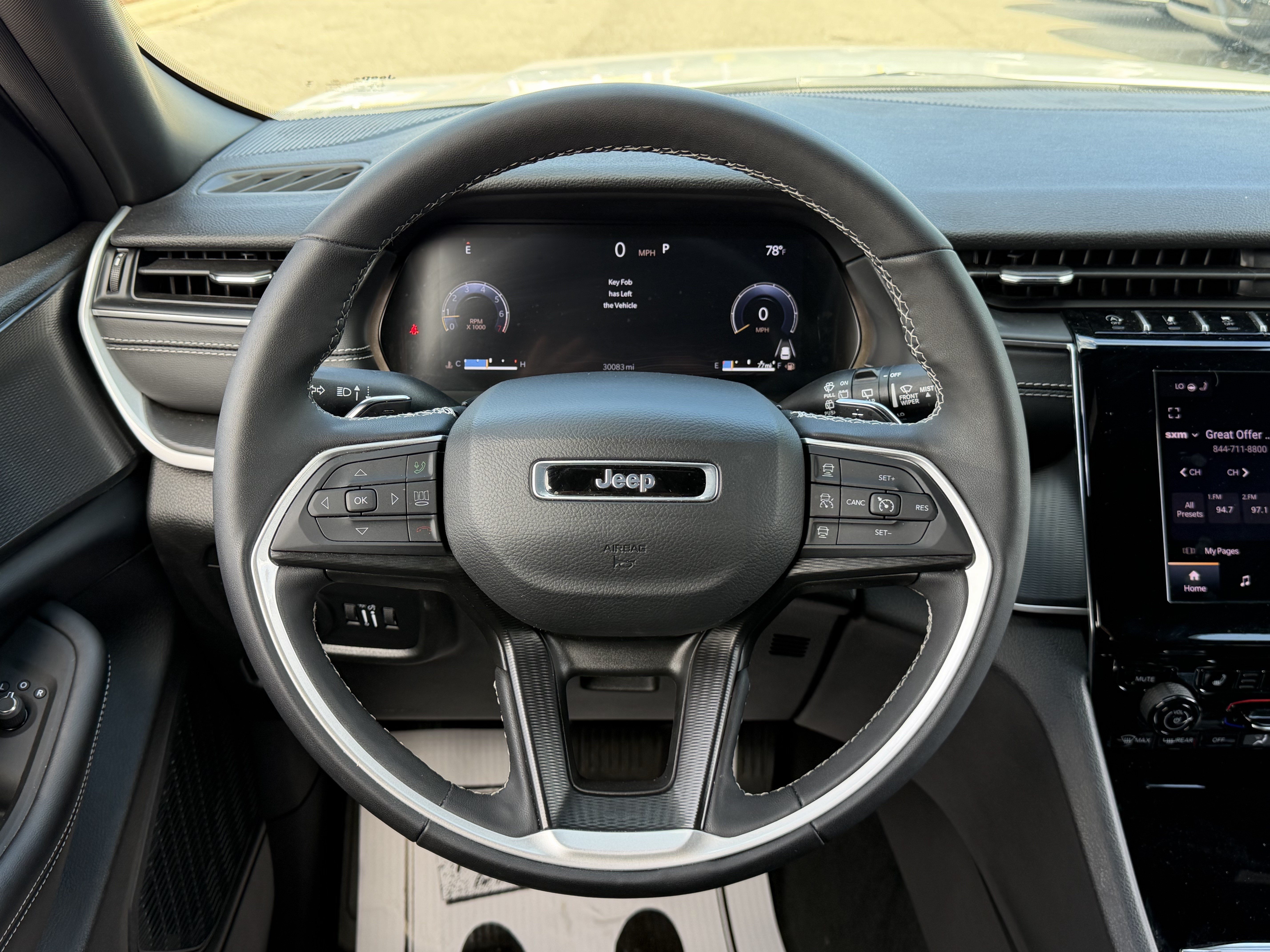 Used 2025 Jeep Grand Cherokee L Altitude AWD/4WD image 17