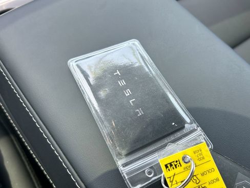Used 2023 Tesla Model Y Long Range AWD/4WD image 34