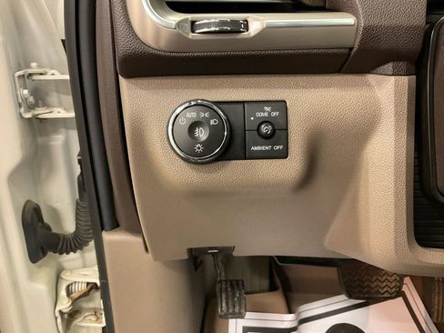 Used 2013 GMC Acadia Denali image 20