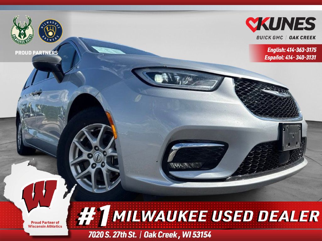Used 2023 Chrysler Pacifica Touring-L FWD image 1