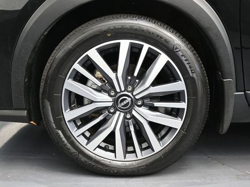 Used 2023 Nissan Kicks SV image 11