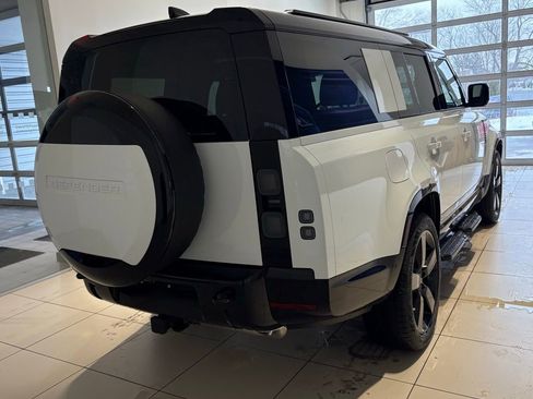 New 2026 Land Rover Defender 130 X-Dynamic SE AWD/4WD image 5