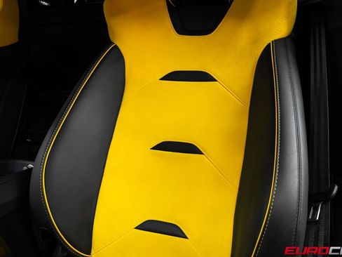 Used 2022 Lamborghini Huracan EVO image 39