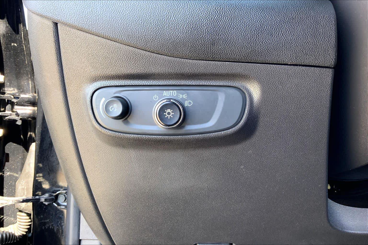 Used 2023 Chevrolet Equinox LS w/ LS Convenience Package FWD image 33