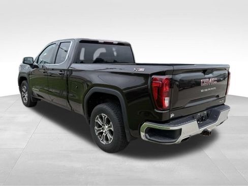 Used 2019 GMC Sierra 1500 SLE w/ SLE Value Package AWD/4WD image 3