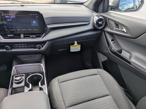 New 2026 Chevrolet Equinox LT w/ Safety and Technology Package FWD image 18