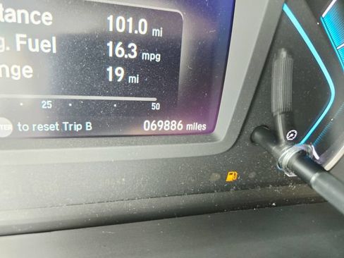 Used 2019 Honda Odyssey EX image 23